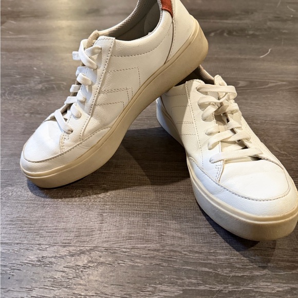 Dr. Scholl's Cream and Tan Sneakers - Picture 3 of 5